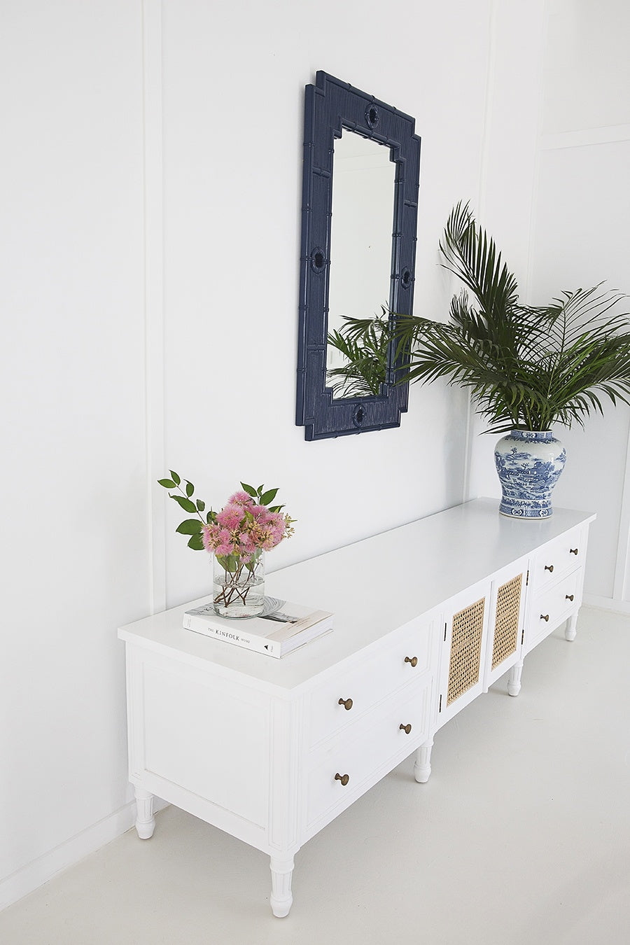 Lighthouse Entertainment Unit (2100mm)