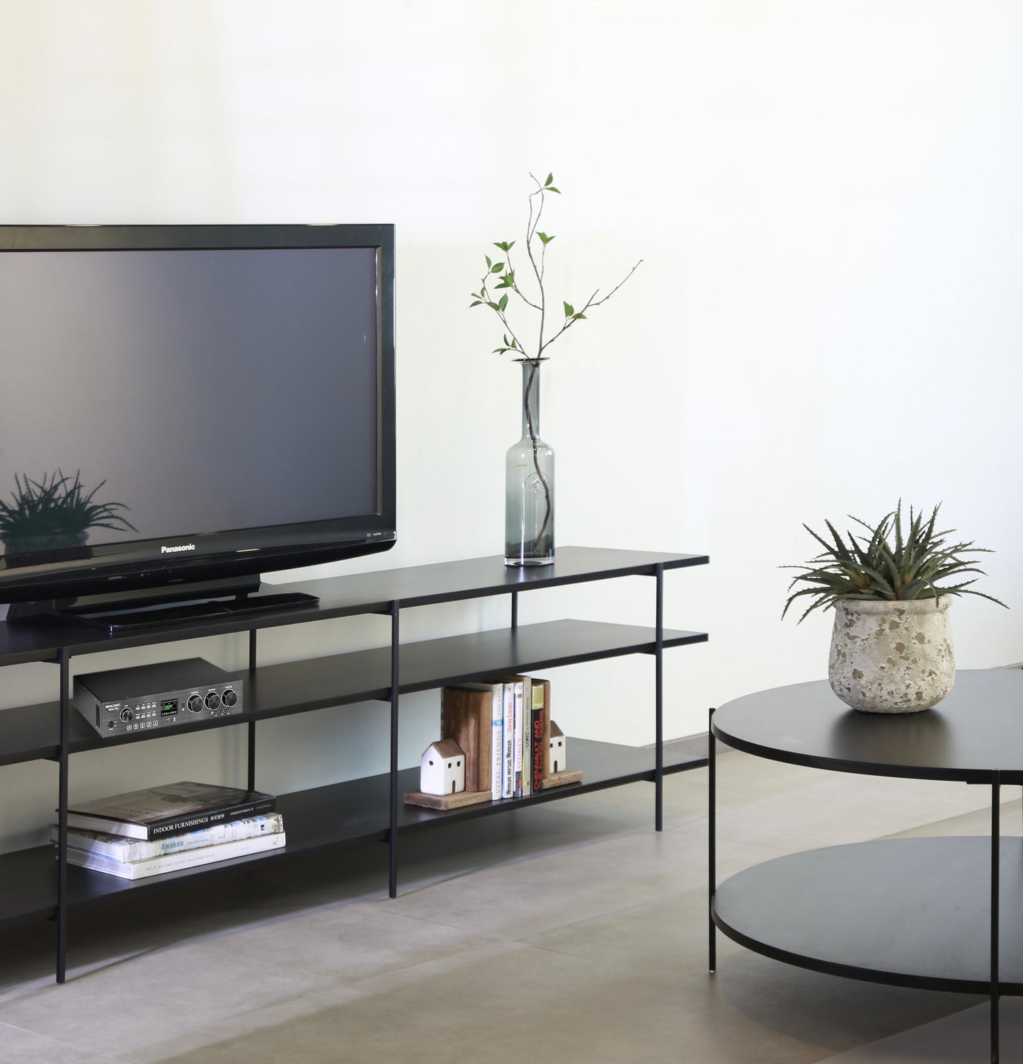 Halo Entertainment Unit (2400mm)