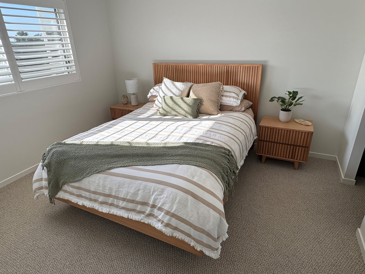 Escape Bedroom Set (4 Piece)