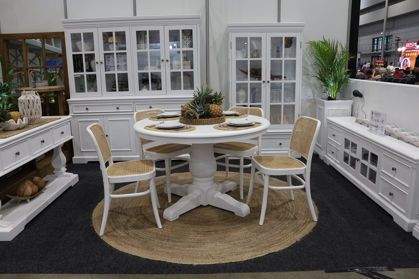 Parisienne White & Calypso Dining Suite (1200mm)