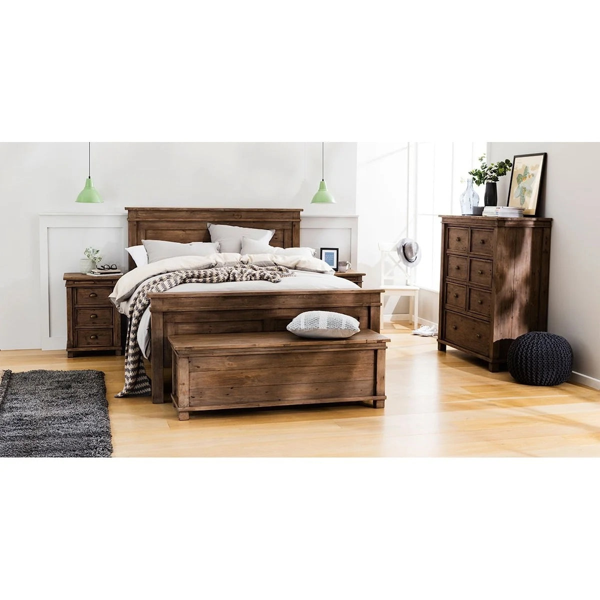 Settler Blanket Box